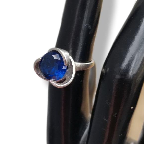 VINTAGE 1OK WHITE GOLD & COBALT BLUE SPINEL SUN BRAND LADIES RING - Picture 3 of 8